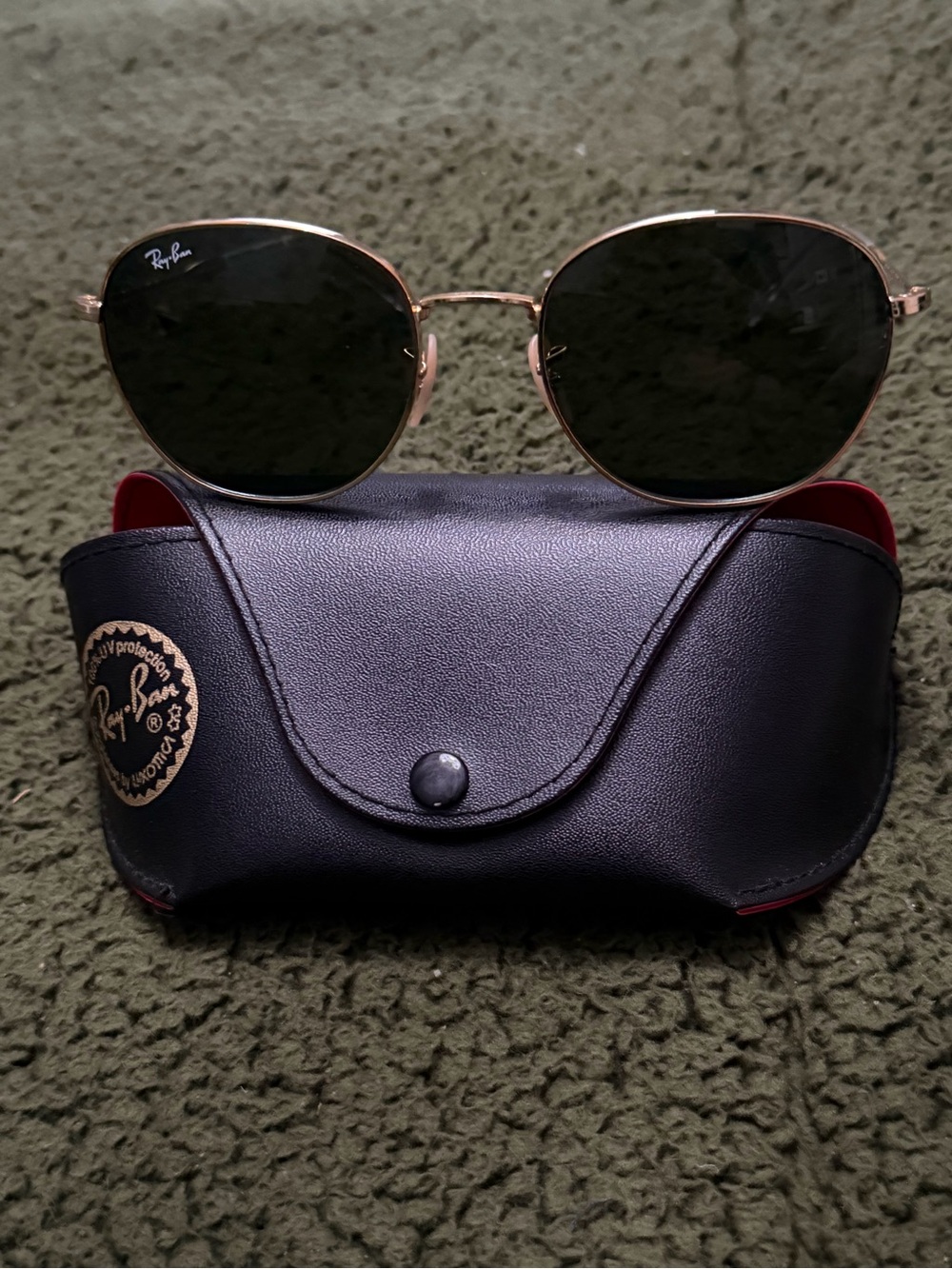 Ray-Ban Gold Frame Sunglasses with Dark Green Lenses and Black Case
